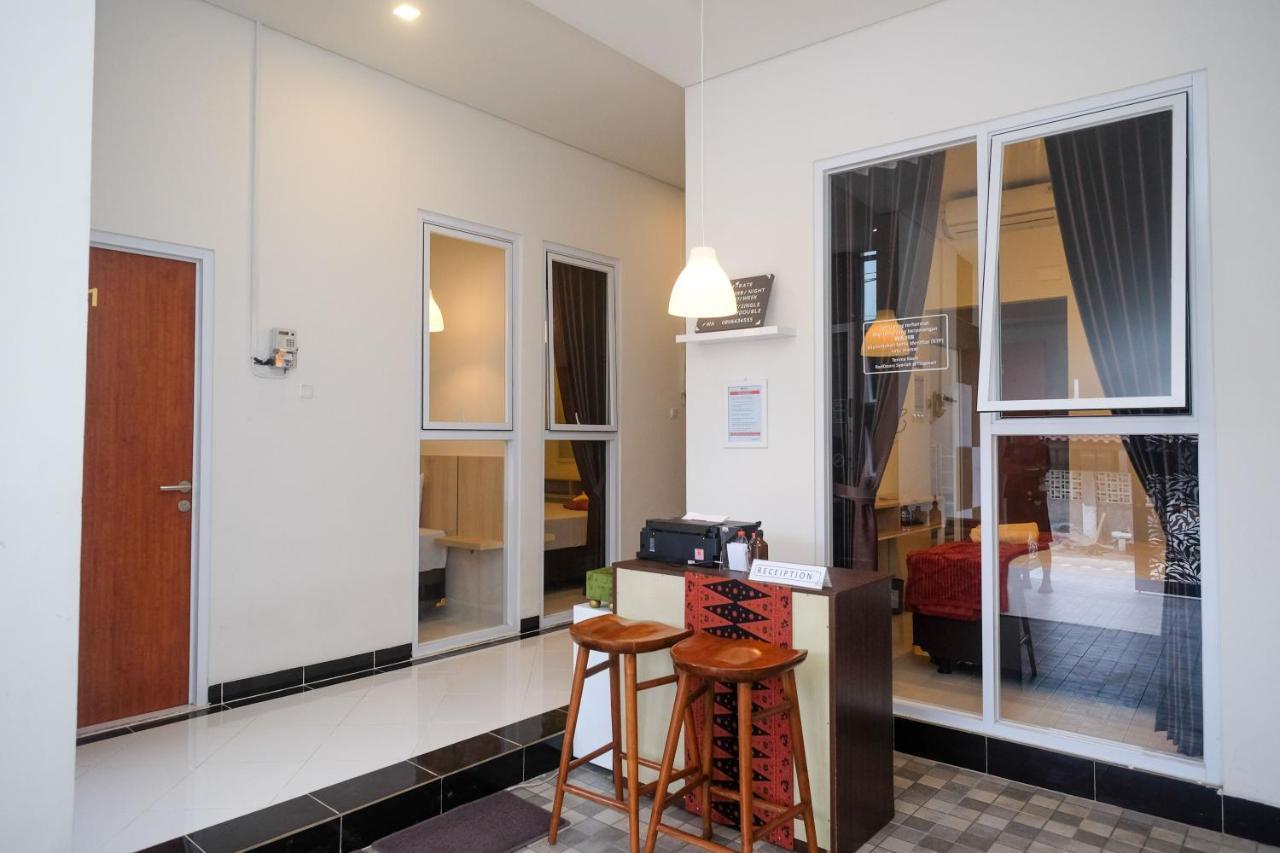 Отель Reddoorz Syariah @ Tlogosari Semarang Alastuwo Экстерьер фото