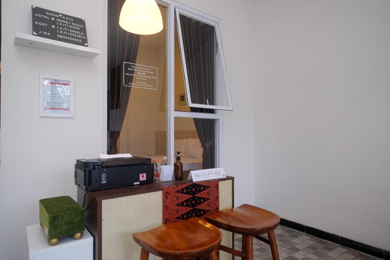 Отель Reddoorz Syariah @ Tlogosari Semarang Alastuwo Экстерьер фото